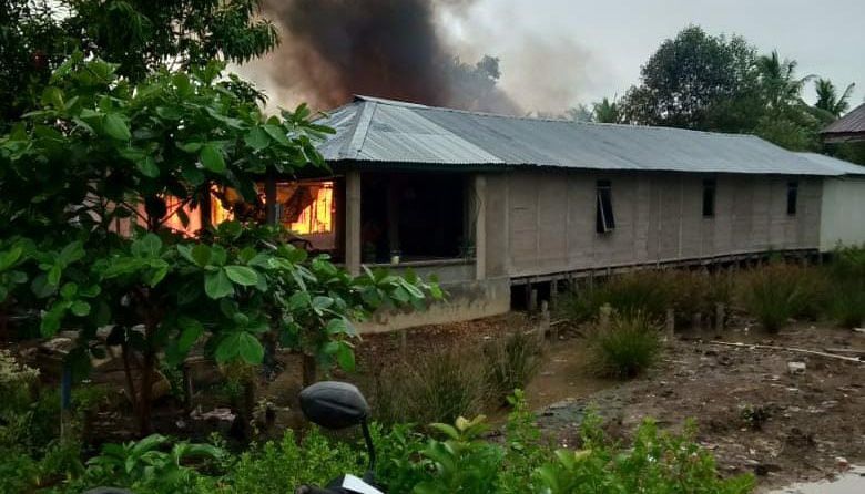 Rumah Warga di Tanjabtim Hangus Terbakar.