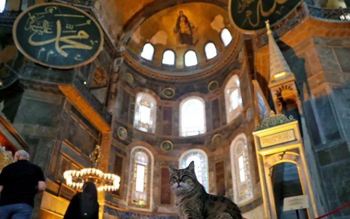 Museum Hagia Shopia menjadi Masjid