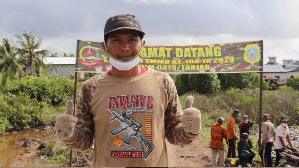 Masyarakat Labuhan Pering Apresiasi TMMD Ke 108 Kodim Tanjab