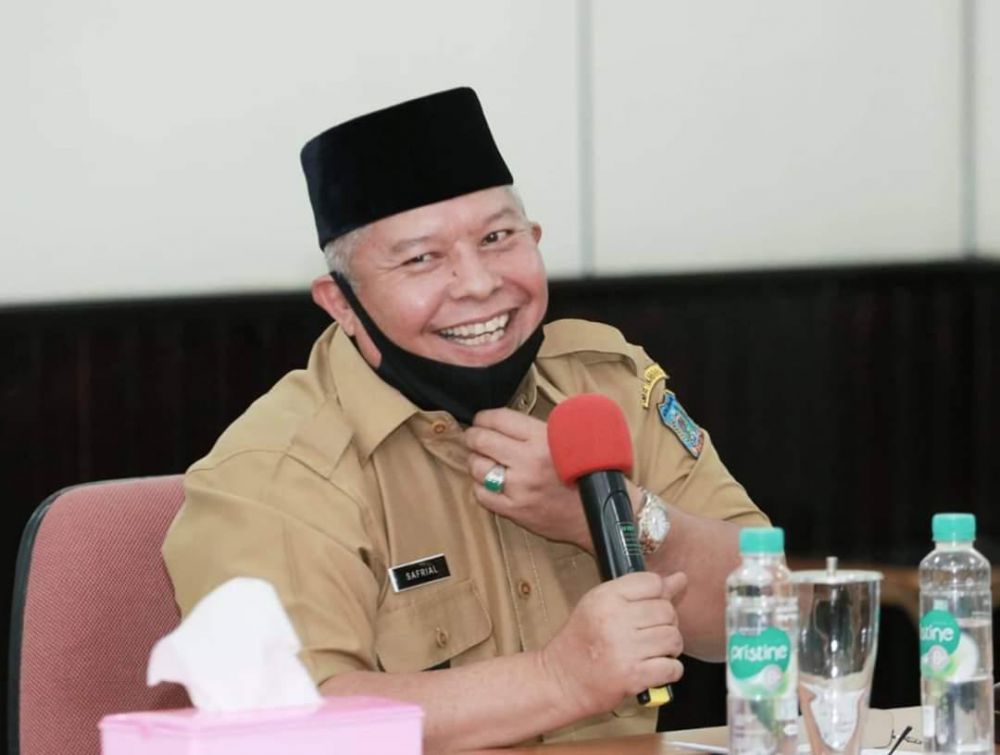 Bupati Tanjung Jabung Barat DR. H. Safrial.