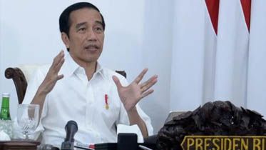 FOTO: KRIS/SETPRES EVALUASI PSN: Presiden Joko Widodo memimpin rapat terbatas (ratas) mengenai evaluasi Proyek Strategis Nasional (PSN) untuk pemulihan ekonomi nasional dampak Covid-19 secara telekonferensi dari Istana Merdeka, Jakarta pada Jumat (29/5). Presiden Jokowi menyampaikan bahwa agenda-agenda strategis di bidang-bidang mendasar dan berdampak besar bagi kehidupan rakyat harus terus berjalan.