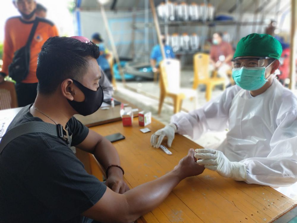 Puluhan Wartawan dan Tim Gugus Tugas Batanghari di Rapid Test.