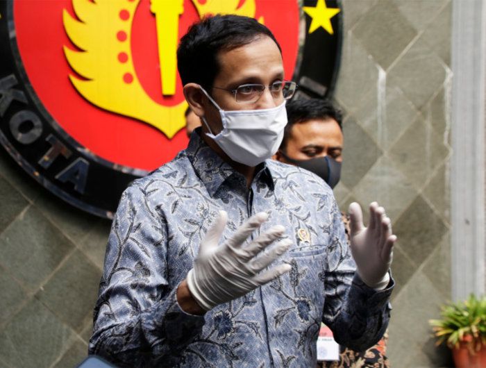 Mendikbud Nadiem Makarim saat melakukan blusukan ke sekolah.