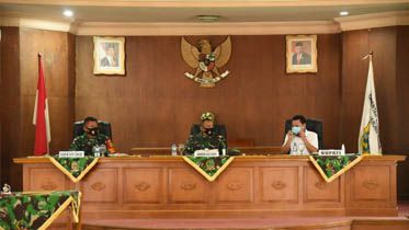 Resmi Ditutup, Danrem 042 Gapu Apresiasi Hasil Kerja TMMD di Desa Labuhan Pering