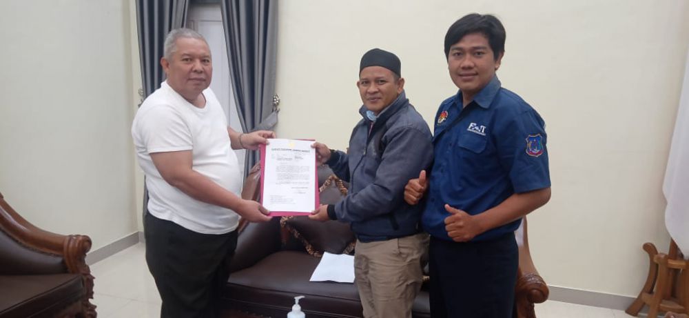 Bupati Safrial Surati Presiden Sampaikan Aspirasi Honorer.