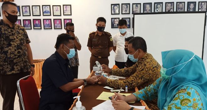 Pegawai Kejari Sarolangun Dirapid Test.