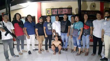 Pelaku jambret saat diamankan di Polres Takalar. (IST)