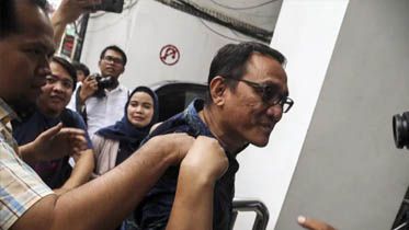 Penyidik Direktorat Tindak Pidana Narkoba Bareskrim Polri memutuskan untuk memperbolehkan Wasekjen Partai Demokrat, Andi Arief, untuk pulang setelah selesai menjalani pemeriksaan. Dengan begitu, Andi Arief bebas. FOTO: Faisal R Syam / FAJAR INDONESIA NETWORK.