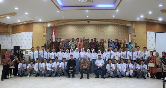 Bupati Safrial Lepas 34 Calon Mahasiswa BUD Akamigas Cepu