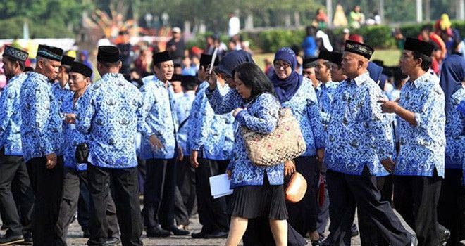 Ini Daftar PNS yang Tak Dapat Gaji ke-13