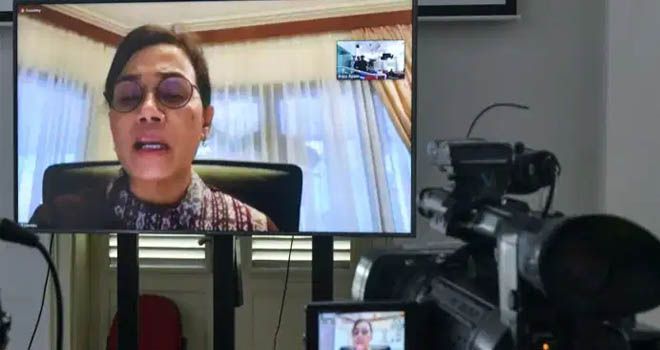 Menteri Keuangan Sri Mulyani berbicara melalui telekonfren.