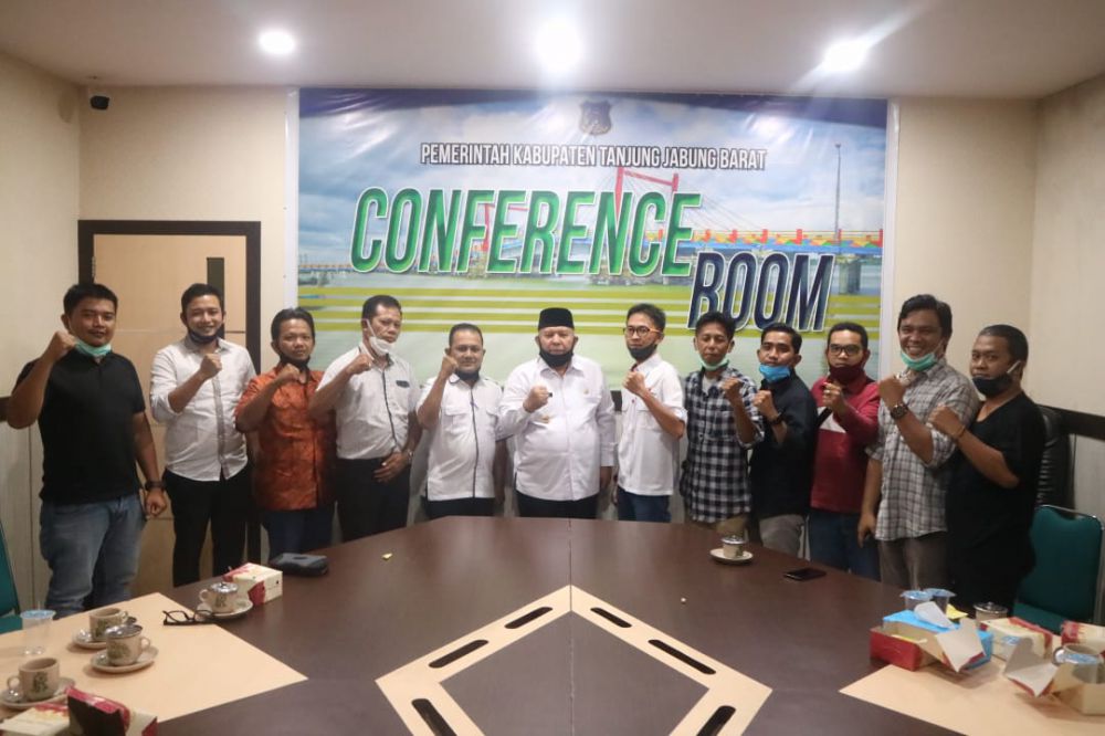 SMSI Tanjabbar Audiensi Dengan Bupati.