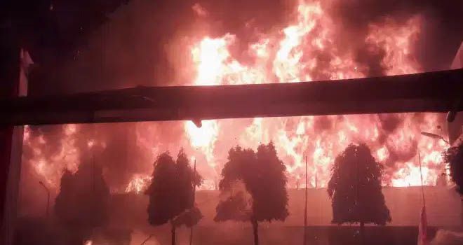 Polda Metro Turunkan Tim Selidiki Penyebab Kebakaran Kantor Kejagung