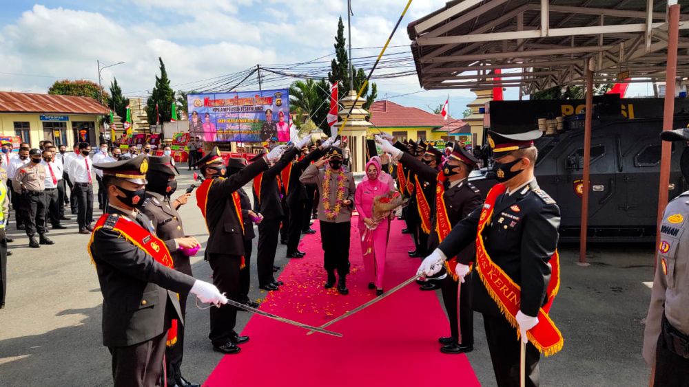 Gelar Upacara Welcome and Farawell Parade Sertijab Kapolres, Berikut Sosok Kapolres Kerinci yang Baru