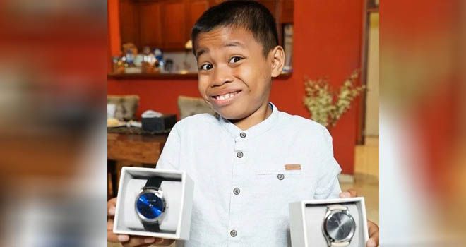 Bocah Viral! Alwiansyah Dapat Dua Jam Tangan Mewah