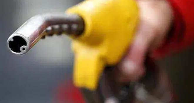 Petugas SPBU Naikan Tarif Premium