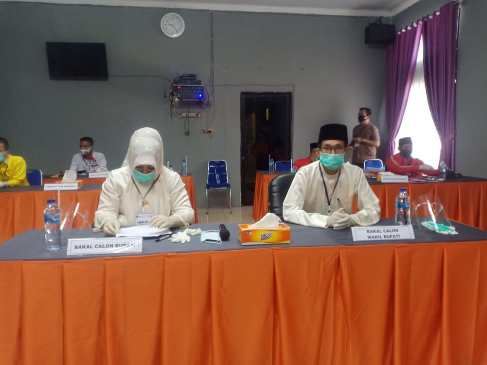 Yunninta Mahdan Daftar ke KPU Didampingi Pimpinan Parpol