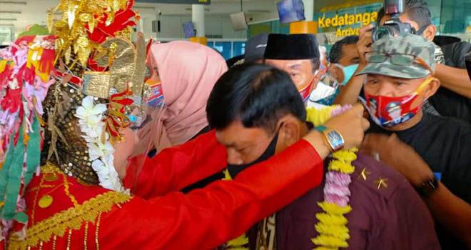 Mendarat di Jambi, Syafril Nursal Disambut Tokoh Masyarakat dan Tim Pemenangan