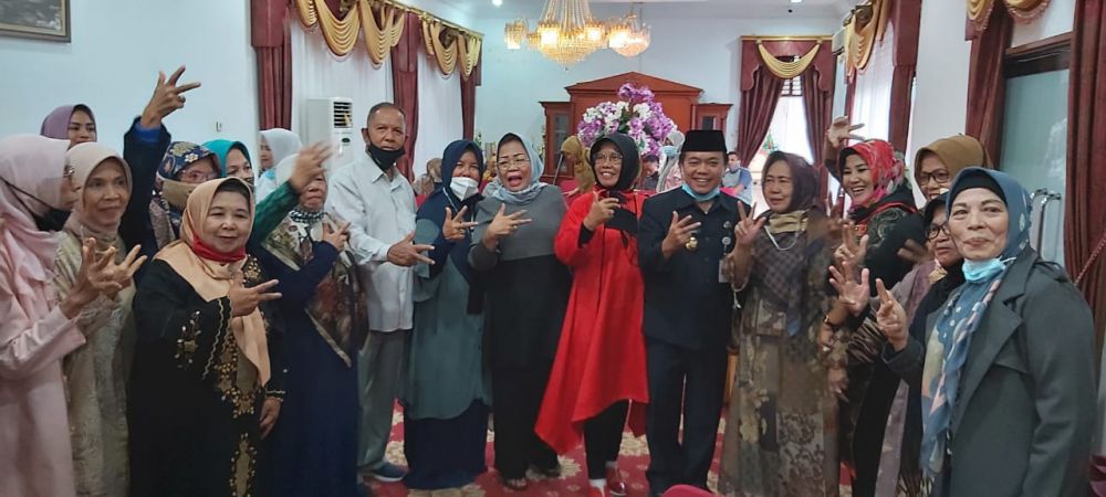 Dikomandoi Abdullah Hich, Pensiunan PNS Alumni APDN Jambi Dukung Penuh Haris-Sani