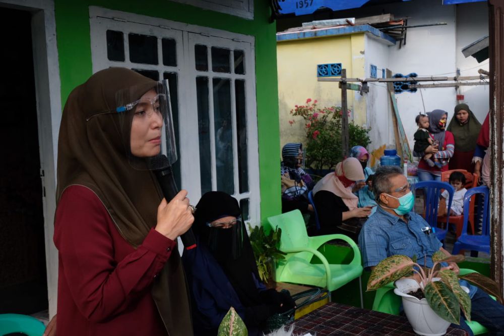 Silaturahmi dengan Warga Kampung Manggis, Ratu Didampingi Hazrin Nurdin