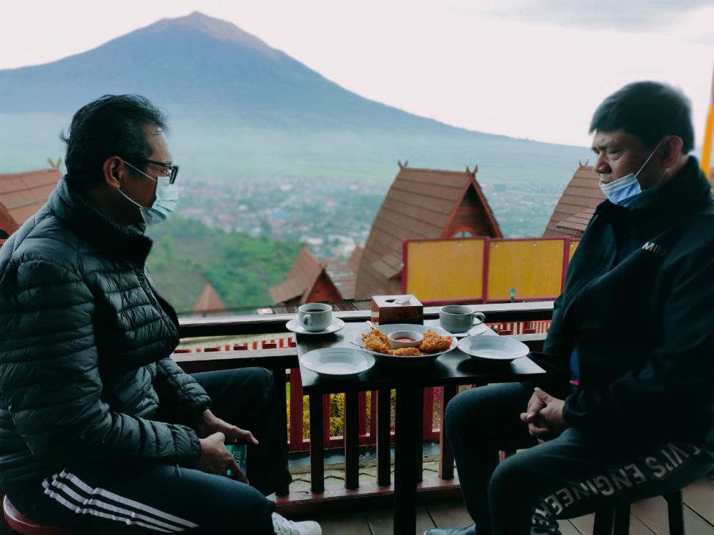 Syafril Nursal Bertemu Gubernur Sumbar di Kayu Aro, Ini yang Dibahas

