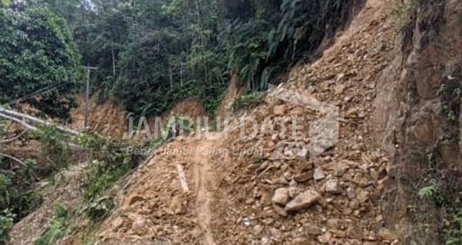  Jalan Batang Asai Kembali Longsor.