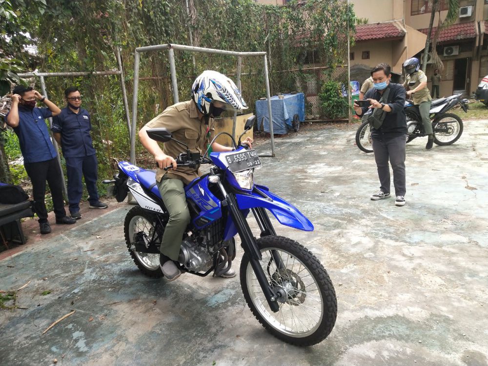 Yamaha WR 155 Jadi Kendaraan Operasional Petugas Karhutla di Jambi.