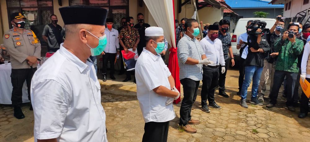 Dua Paslon Pilbup Tanjabtim Ucapkan dan Tanda Tangani Ikrar Kampanye Damai.