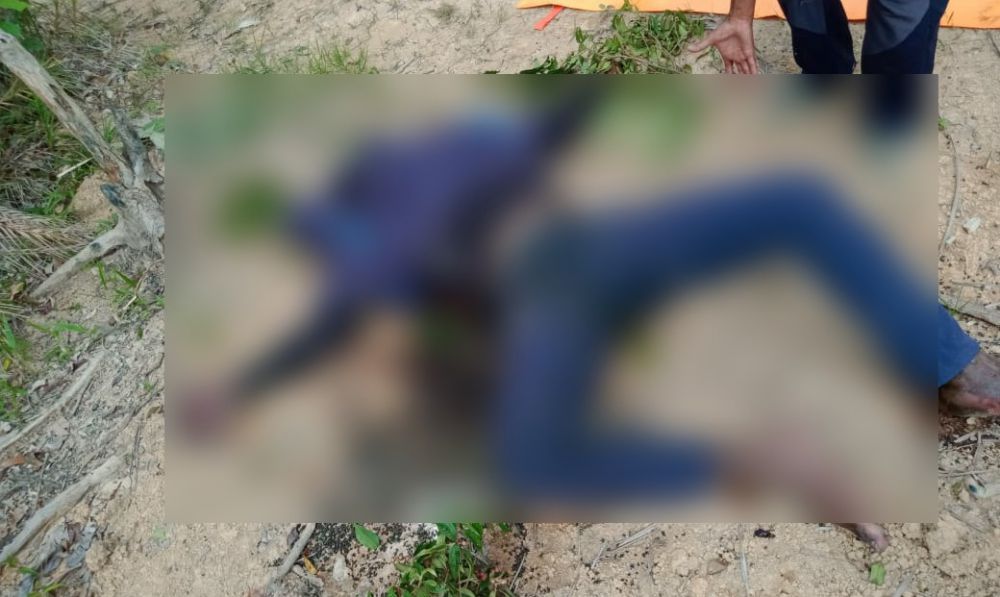 Jasad Aria Santana Tampubolon ditemukan dalam kondisi sudah membusuk, diduga tewas setelah menenggak racun babi/tikus.