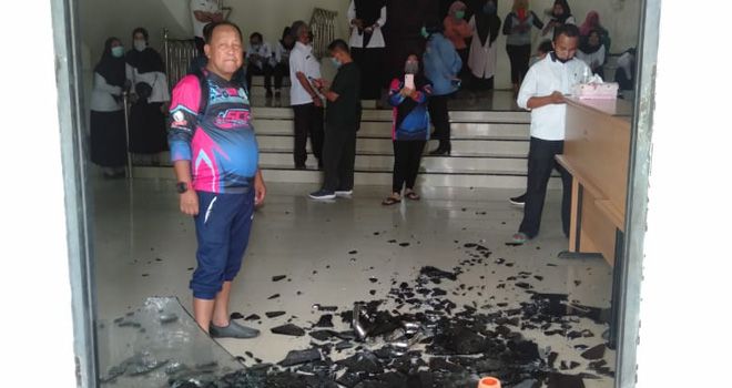 Penyerangan Gedung DPRD Kota Jambi.