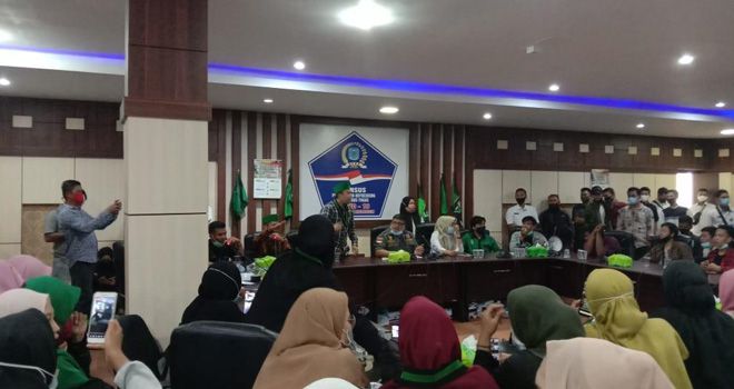 HMI Cabang Bangko Datangi Kantor DPRD Merangin.