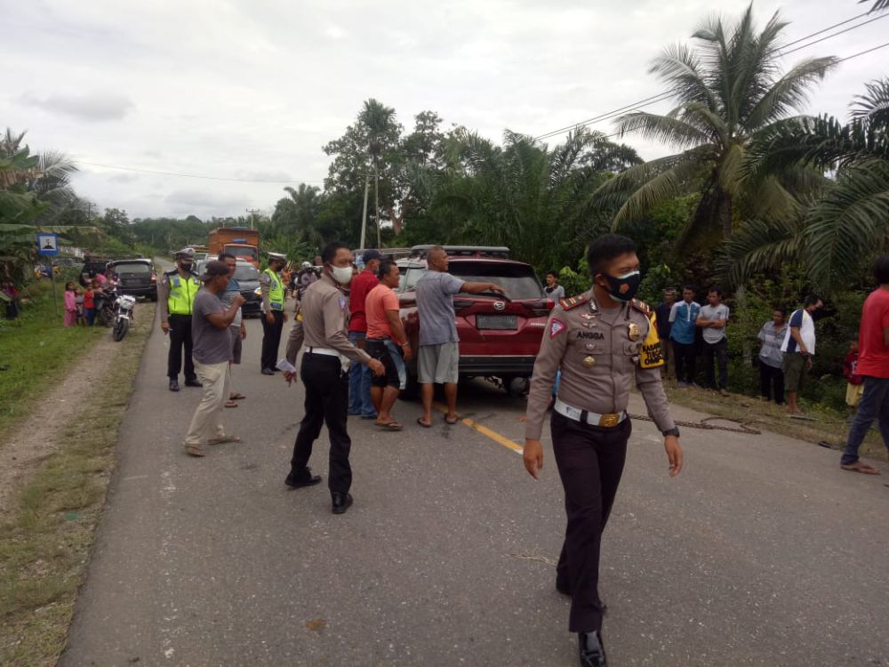 Laka lantas yang terjadi di Jalinsum KM 09, Sarolangun.