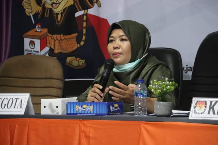 Komisioner KPU Provinsi Jambi, Ahdiyenti.