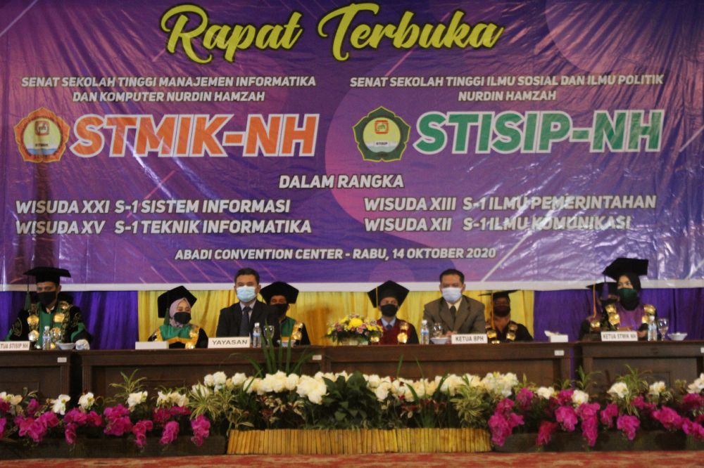 Dari kiri Ketua STISIP NH, anggota DPD RI Sum Indra, BPH STMIK NH dan STISIP NH serta Ketua STMIK NH.