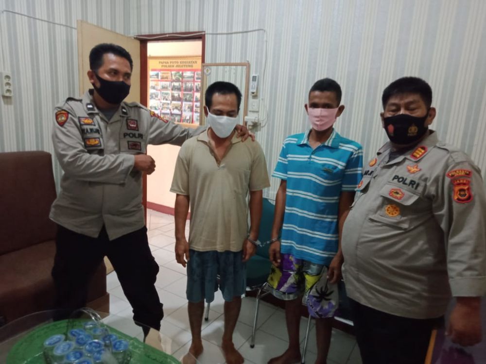 Dua pelaku pencurian bengkel di kawasan Kebun Handil, Kecamatan Jelutung diamankan oleh anggota Polsek Jelutung.