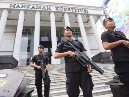 Pengamanan Gedung Mahkamah Konstitusi (MK) akan diperketat seiring rencana gugatan buruh terhadap UU Omnibus Law Cipta Kerja.