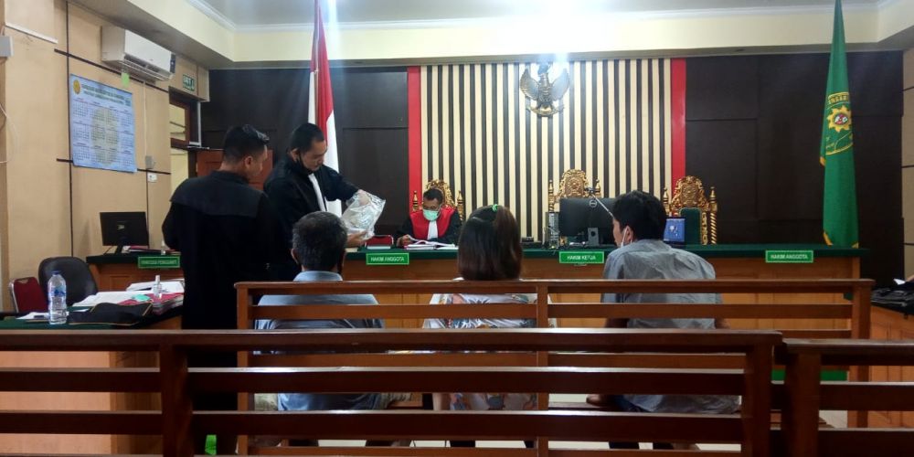 Saat sidang kasus narkoba jenis sabu seberat 15 kg Pengdilan Tinggi Jambi. Terdakwa Johan yang divonis seumur hidup akan melakukan banding.