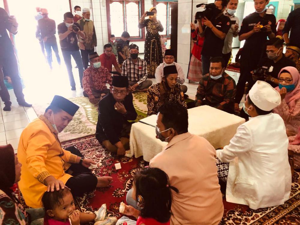 Bersama Alharis, Romi Jadi Saksi Nikah Sahabatnya