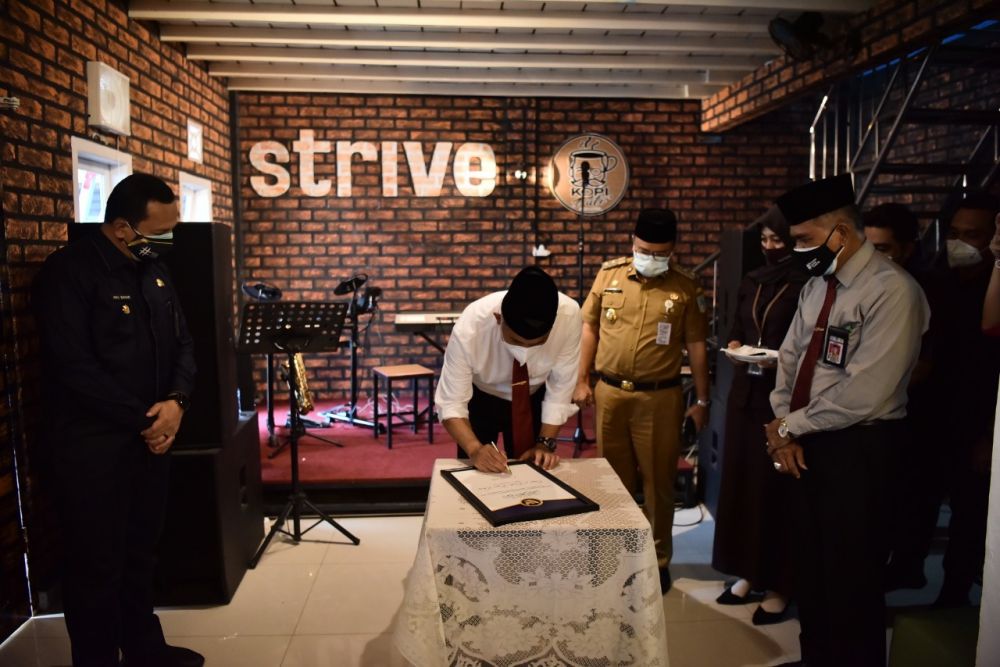 Wako Fasha Resmikan Cafe dan Resto.