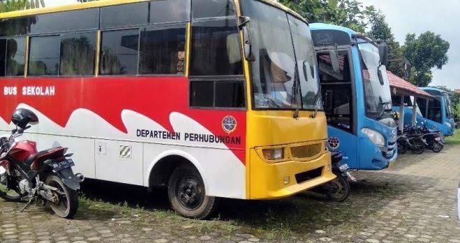 Bus sekolah milik Pemkab Tanjabtim ini, sampai sekarang belum beroperasi.