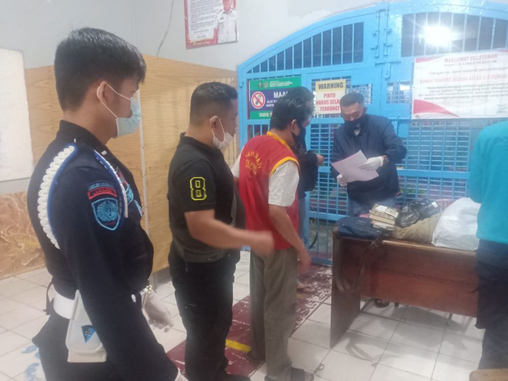 Mantan Kadis PU Sarolangun Dieksekusi ke Rutan Kelas IIB Sungai Penuh.