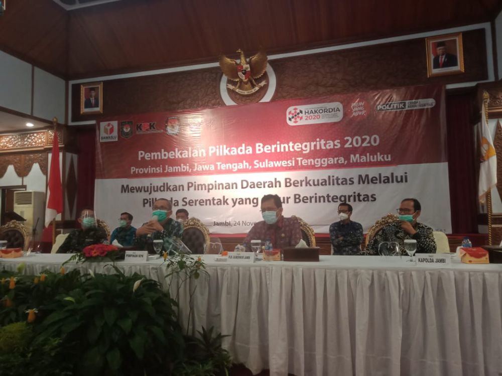 Paslon Cagub dan Cawagub Jambi Tandatangani Pakta Integritas Bersama KPK
