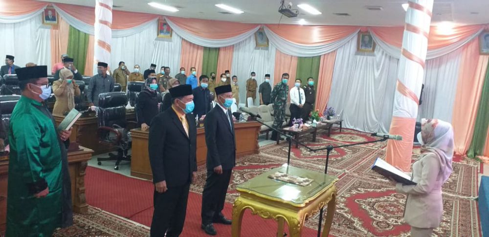 Dua Anggota DPRD PAW Yunninta Mahdan Resmi Dilantik.