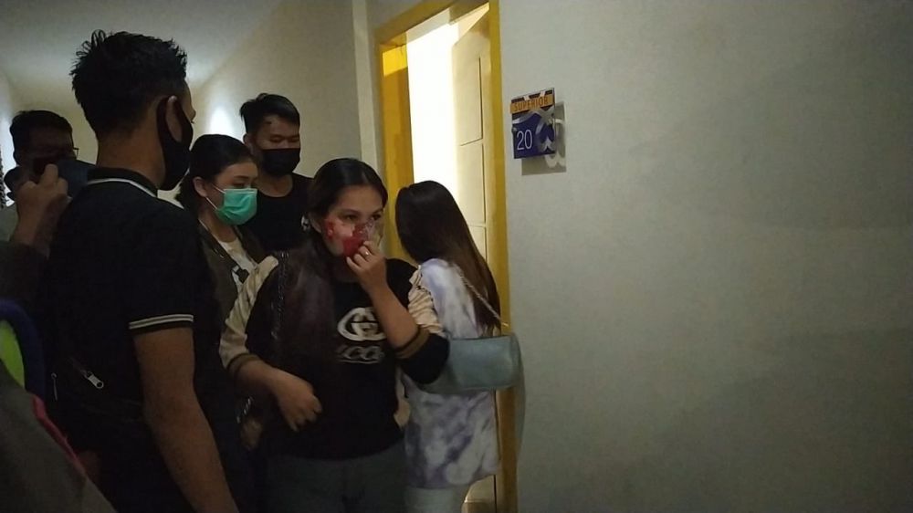 Tim Gabung Polda Jambi saat melakukan razia pekat menyisir hotel melati di Kota Jambi.