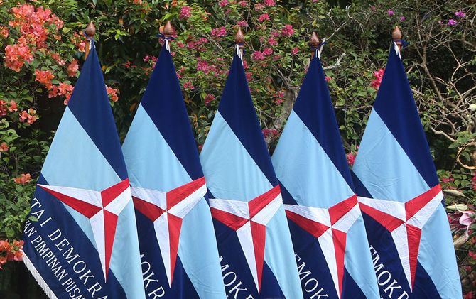 Bendera Partai Demokrat.
