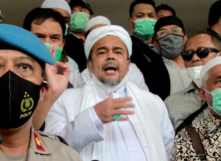 Imam Besar FPI Rizieq Shihab mendatangi Mapolda Metro Jaya.