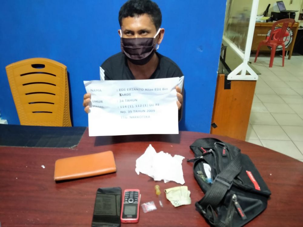 Warga Bungo yang diamankan petugas Polres Merangin yang sedang patrol karena kedapatan membawa sabu.