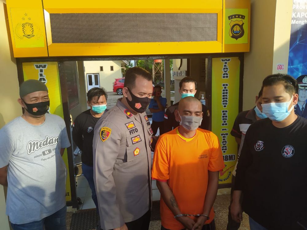 Jimmy, pelaku penggelapan motor milik temannya sendiri harus berurusan dengan polisi karena perbuatannya

 

