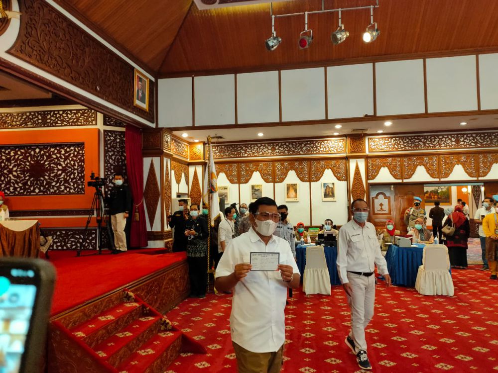 Dua Pimpinan DPRD Provinsi Jambi Ikut Divaksin Covid-19.