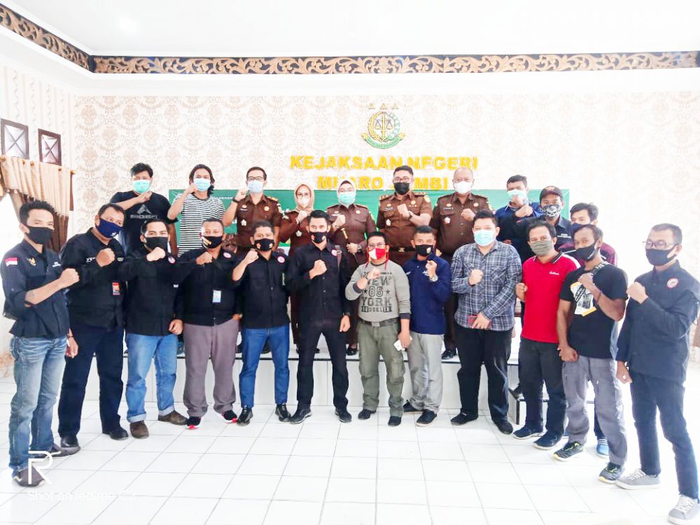 Kejari Muaro Jambi Adakan Pertemuan Dengan Insan Pers.